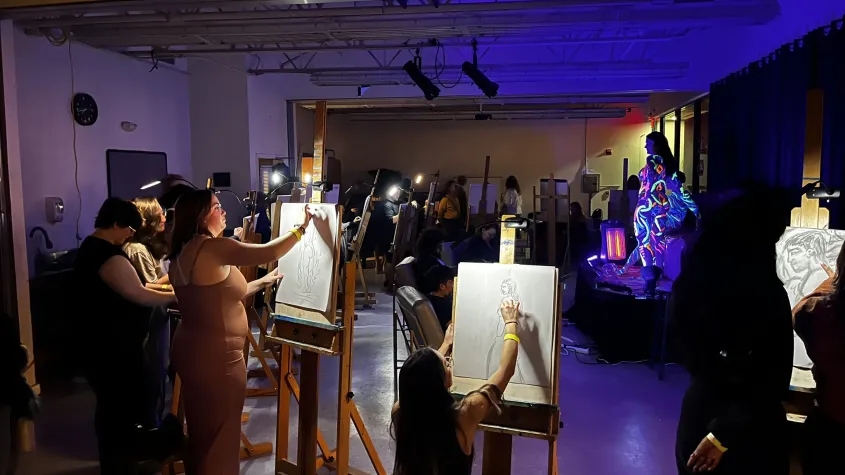 Live figure drawing lounge