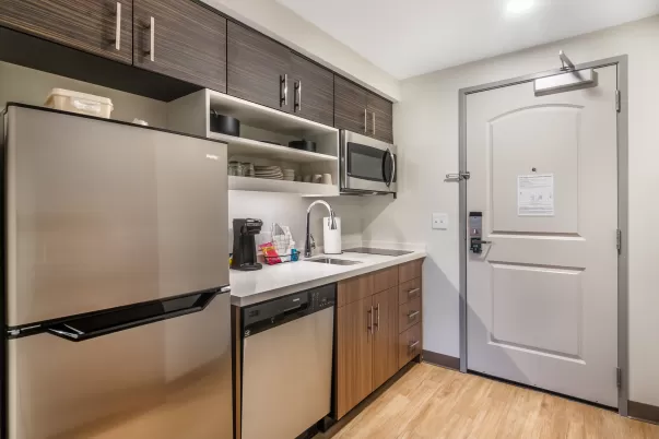 Full Kitchenette
